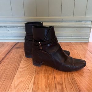 Saint Laurent-inspired black leather booties (Zara)